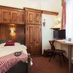 Le Petit Charme-inn 2*