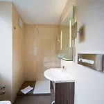 Le Petit Charme-inn 2*