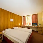 Отель Le Petit Charme-inn Церматт