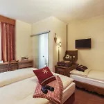 Le Petit Charme-inn Отель