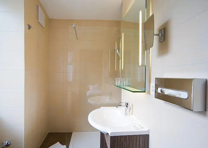 Le Petit Charme-inn 2*